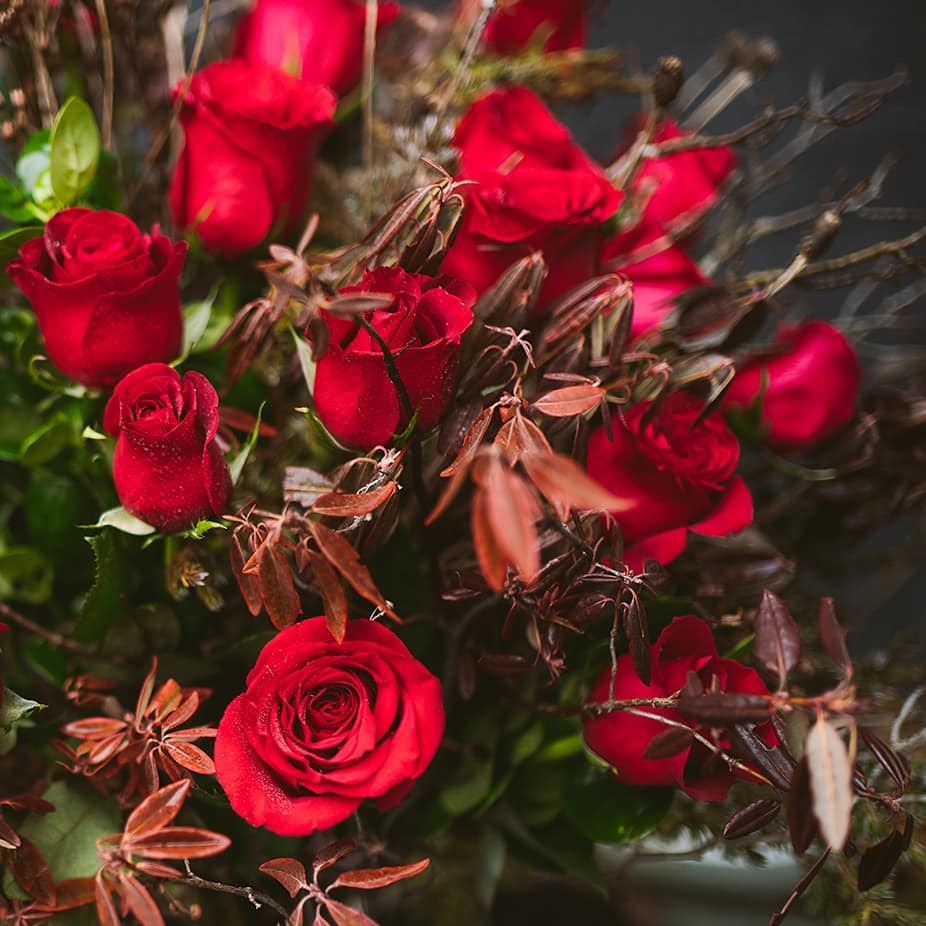 Classic Red Roses in Vase