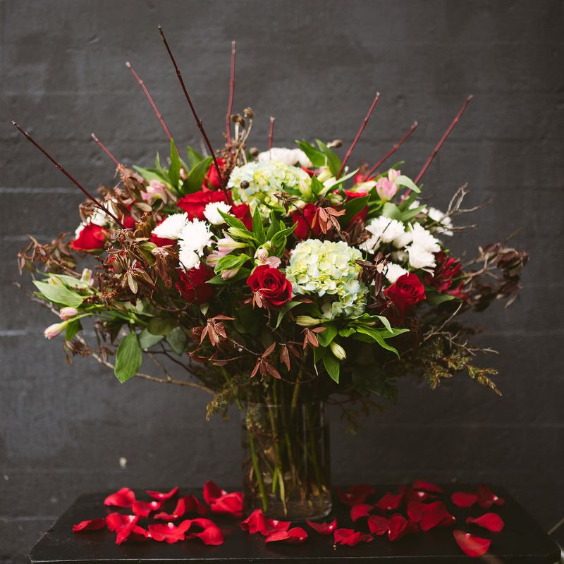 Deluxe Red Roses in Vase