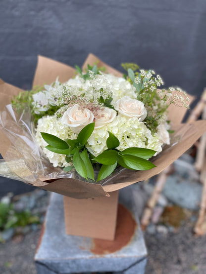 Christmas Bouquet in Vase
