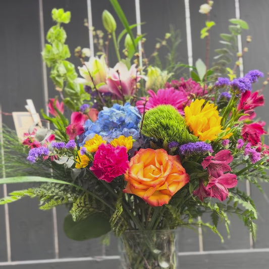 Mothers Day Large Bouquet in Vase