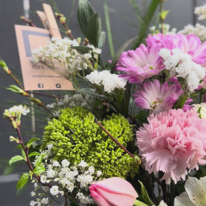 NL signature Small Bouquet in Vase