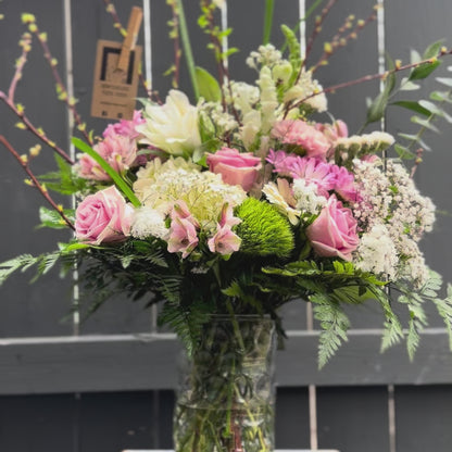 NL signature Large Bouquet in Vase