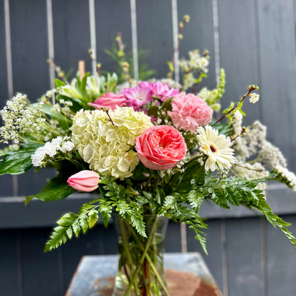 NL Signature Bouquet in Vase